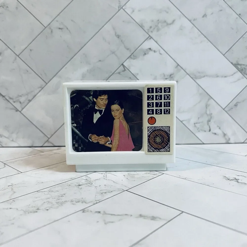 Vintage 1984 Meritus Industries, Inc. Barbie Dollhouse Television Set TV C208B